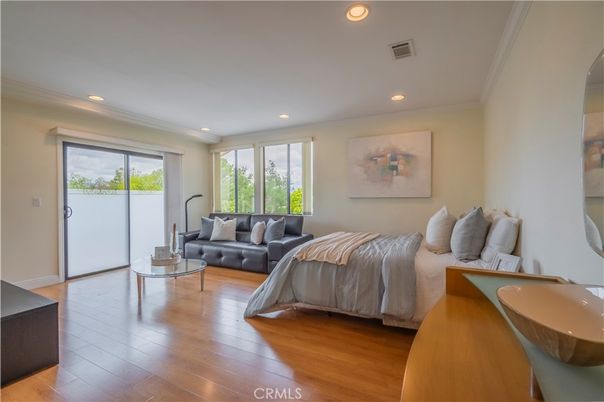 Bedroom, Interior, Living room, Recessed Lighting, Wood Texture Flooring