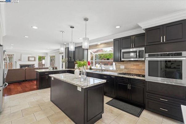 Interior, Kitchen, Living room, Pendant Lights, Recessed Lighting, Stainless Steel Appliances, Wood Texture Flooring