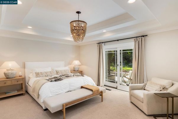 Bedroom, Chandelier, Interior, Pendant Lights, Recessed Lighting