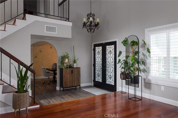 Chandelier, Interior, Wood Texture Flooring