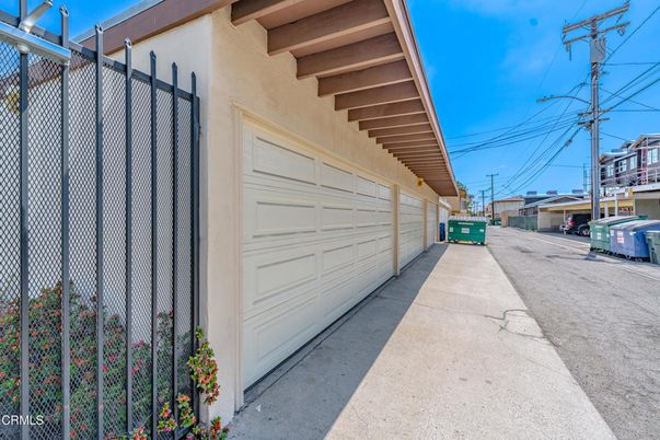 Detached Garage, Exterior