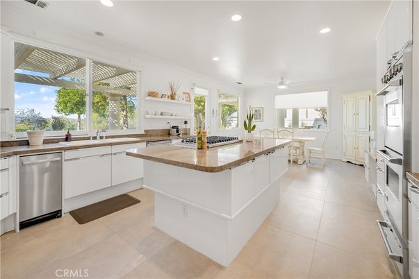 Dining room, Interior, Kitchen, Recessed Lighting, Stainless Steel Appliances