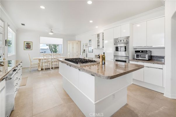 Dining room, Interior, Kitchen, Recessed Lighting, Stainless Steel Appliances