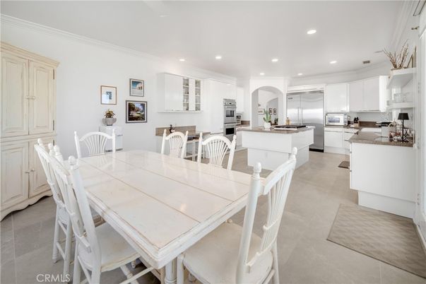 Dining room, Interior, Kitchen, Recessed Lighting, Stainless Steel Appliances