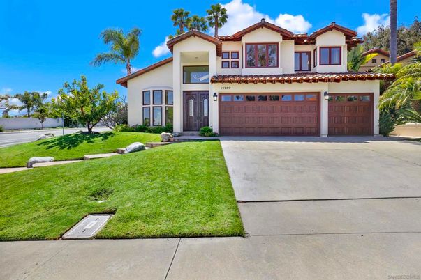 Attached, Exterior, Facade, Spanish Mediterranean