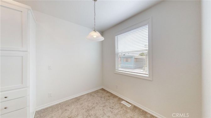 Empty room, Interior, Pendant Lights