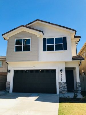 Attached, Exterior, Facade, American Craftsman