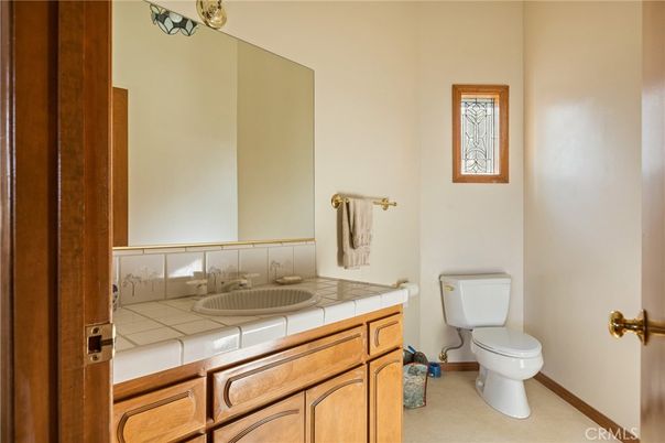 Bathroom, Interior, Tile Countertops