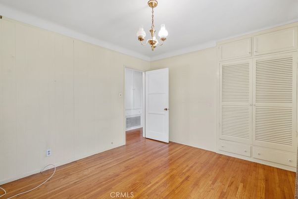 Chandelier, Empty room, Interior, Wood Texture Flooring