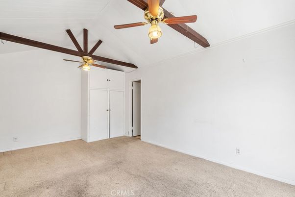 Empty room, Interior, Wooden Beams