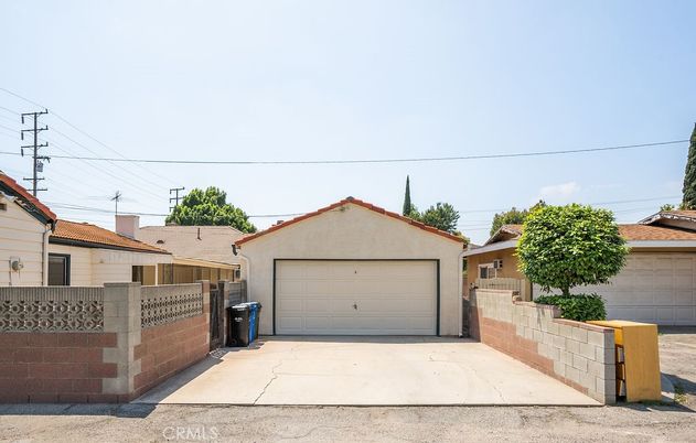 Detached Garage, Exterior