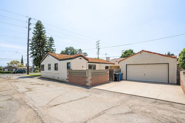 Detached Garage, Exterior