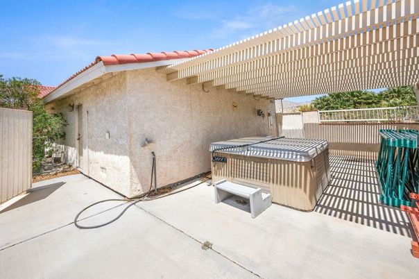 Exterior, Hot Tub