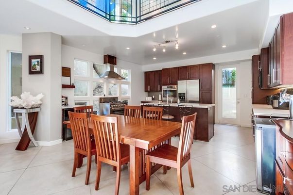 Dining room, Interior, Kitchen, Recessed Lighting, Stainless Steel Appliances
