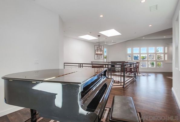 Dining room, Interior, Pendant Lights, Piano, Recessed Lighting, Wood Texture Flooring