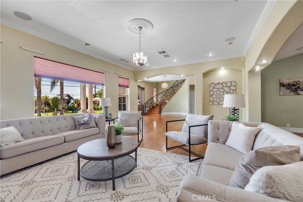 Interior, Living room, Pendant Lights, Recessed Lighting, Wood Texture Flooring