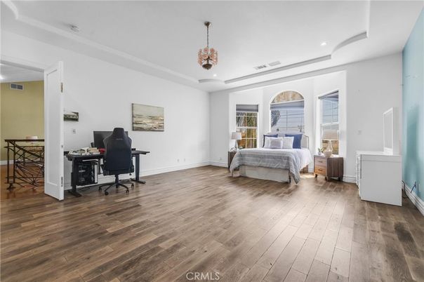 Bedroom, Home Office, Interior, Pendant Lights, Recessed Lighting, Wood Texture Flooring