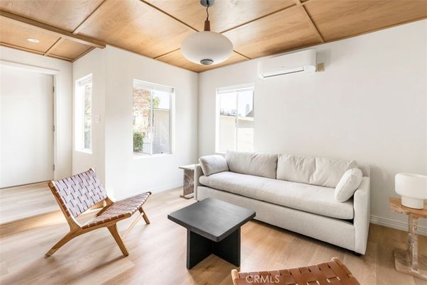 Interior, Living room, Pendant Lights, Recessed Lighting, Wooden Ceilings, Wood Texture Flooring