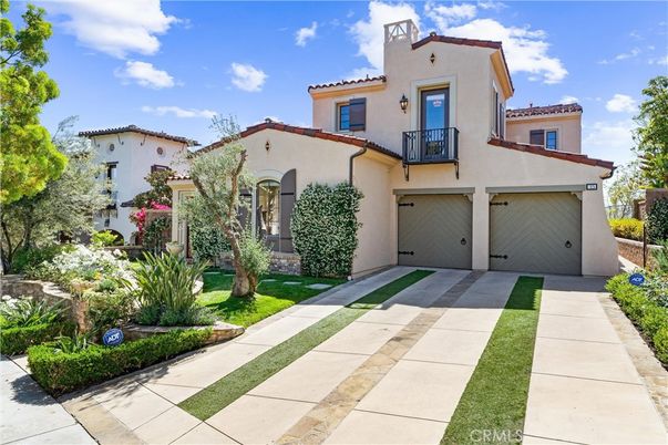 Attached, Exterior, Facade, Spanish Mediterranean