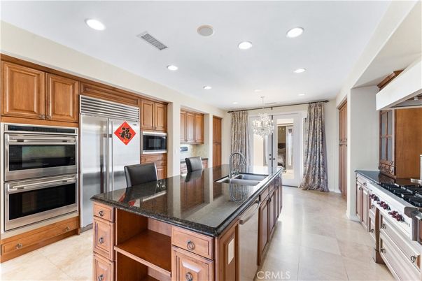 Chandelier, Dining room, Interior, Kitchen, Recessed Lighting, Stainless Steel Appliances