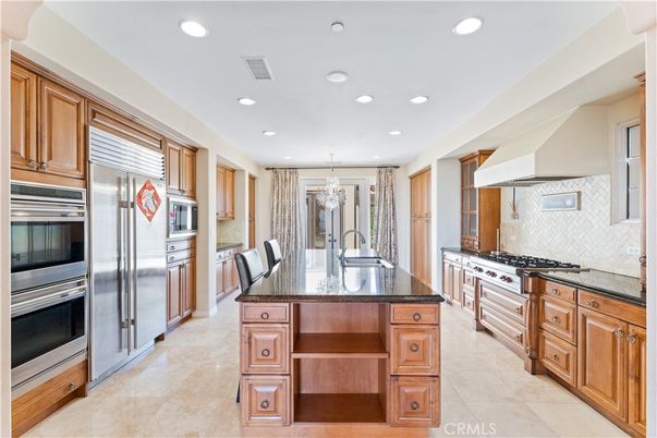 Chandelier, Dining room, Interior, Kitchen, Recessed Lighting, Stainless Steel Appliances