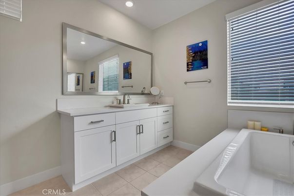 Bathroom, Dual Sink Vanities, Interior, Recessed Lighting