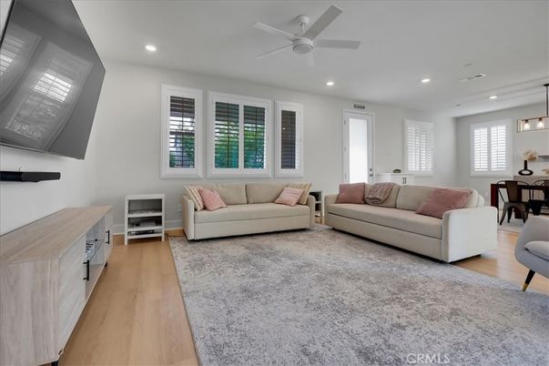Dining room, Interior, Living room, Pendant Lights, Recessed Lighting, Wood Texture Flooring