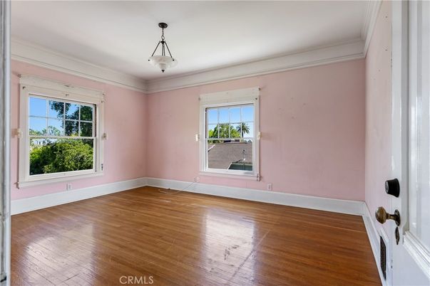 Empty room, Interior, Pendant Lights, Wood Texture Flooring