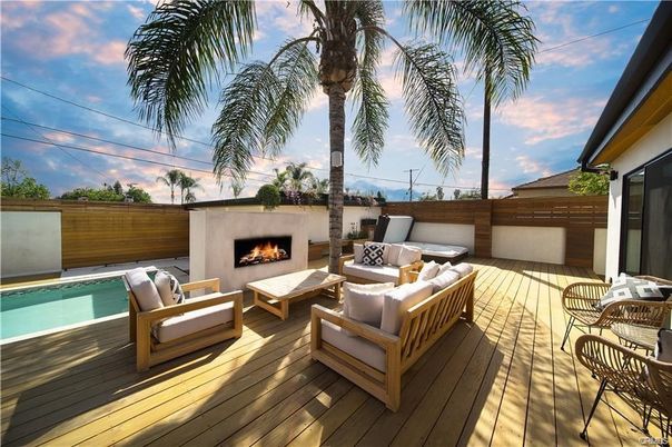 Exterior, Fireplace, Pool