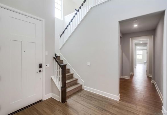 Interior, Recessed Lighting, Wood Texture Flooring