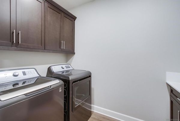 Interior, Washer, Wood Texture Flooring