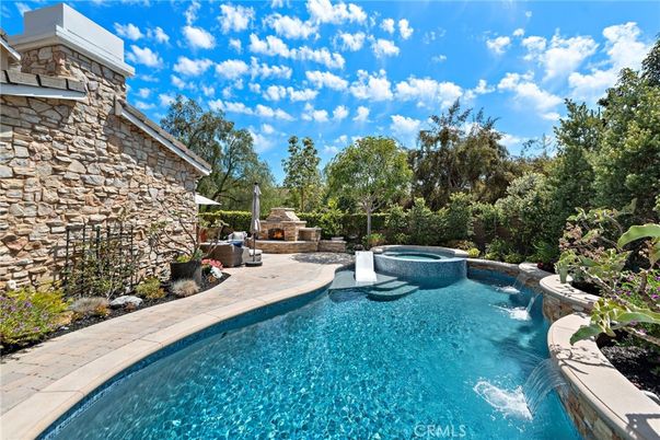 Exterior, Fireplace, Pool