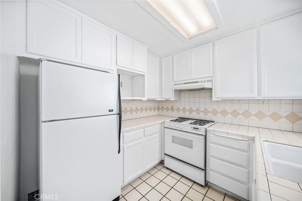 Interior, Kitchen, Tile Countertops