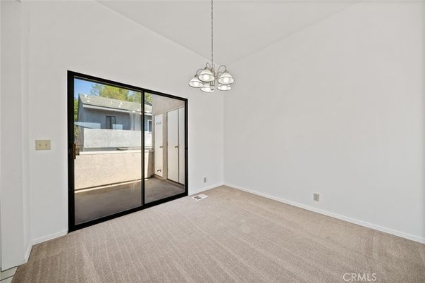 Chandelier, Empty room, Interior, Pendant Lights