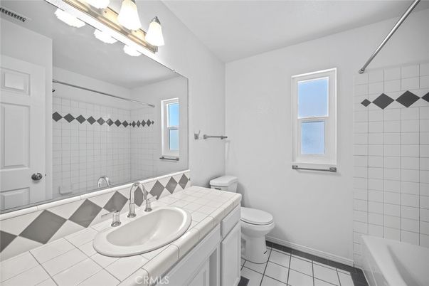 Bathroom, Interior, Tile Countertops