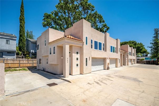 Attached, Exterior, Facade, Spanish Mediterranean