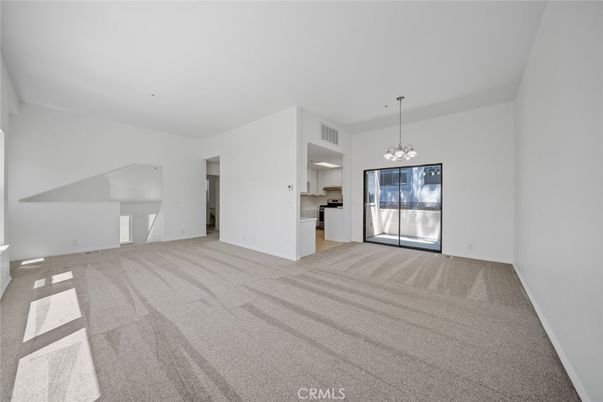 Chandelier, Empty room, Interior, Kitchen