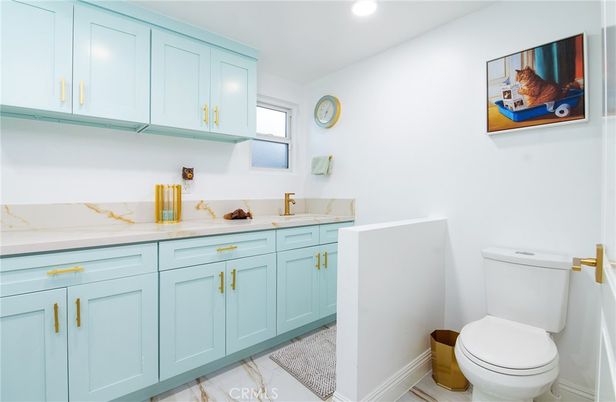 Bathroom, Interior, Marble, Recessed Lighting