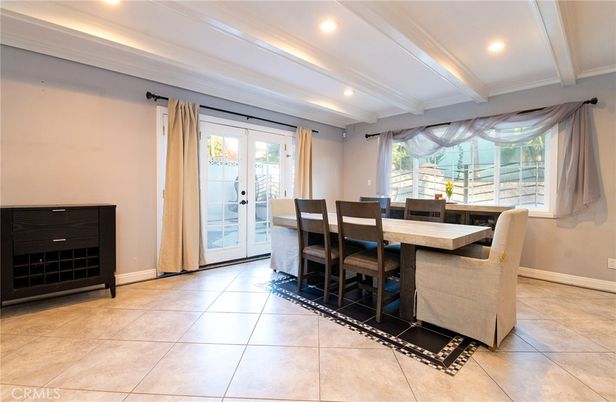Dining room, Interior, Recessed Lighting