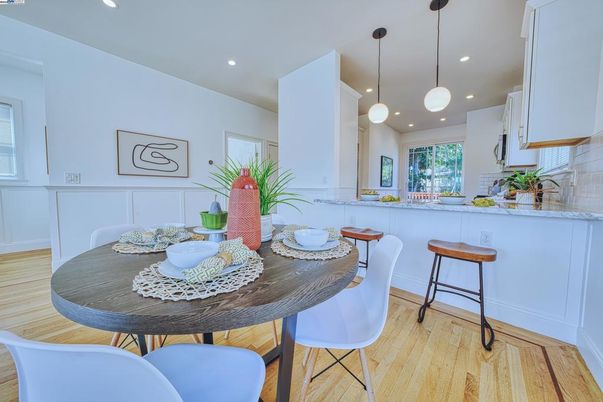 Dining room, Interior, Kitchen, Pendant Lights, Recessed Lighting, Wood Texture Flooring