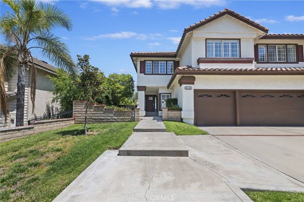 Attached, Exterior, Facade, Mediterranean