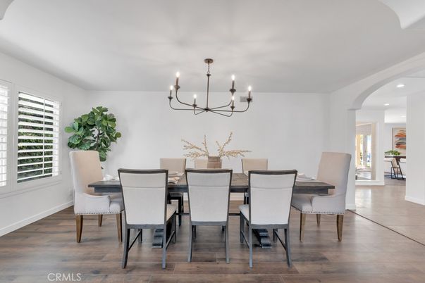 Chandelier, Dining room, Interior, Recessed Lighting, Wood Texture Flooring