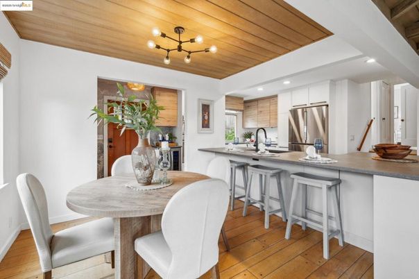 Dining room, Interior, Kitchen, Recessed Lighting, Stainless Steel Appliances, Wooden Ceilings, Wood Texture Flooring
