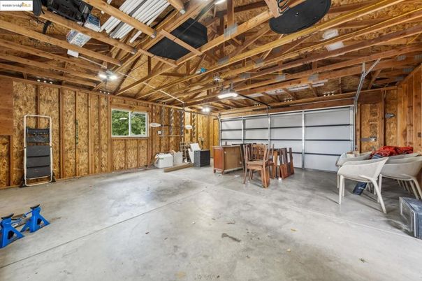 Garage, Interior, Wooden Beams, Wooden Walls