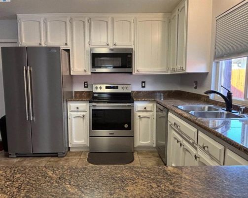 Interior, Kitchen, Stainless Steel Appliances