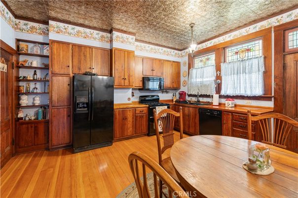 Dining room, Interior, Kitchen, Pendant Lights, Wood Texture Flooring