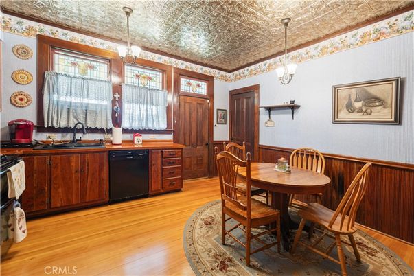 Dining room, Interior, Kitchen, Pendant Lights, Wood Texture Flooring