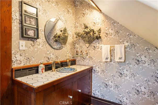 Bathroom, Interior, Tile Countertops