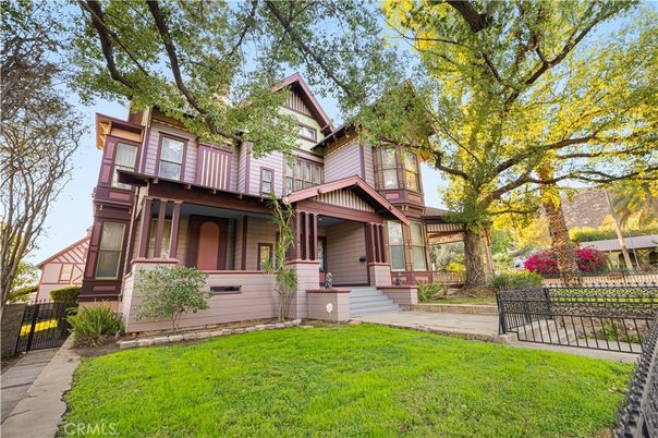 Backyard, Exterior, Facade, Queen Anne Victorian