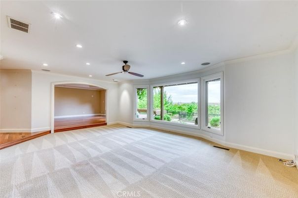 Empty room, Interior, Recessed Lighting